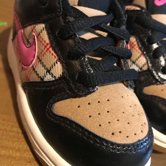Nike Dunk Low Infant Size 5C Burberry Plaid - Picture 6 of 9